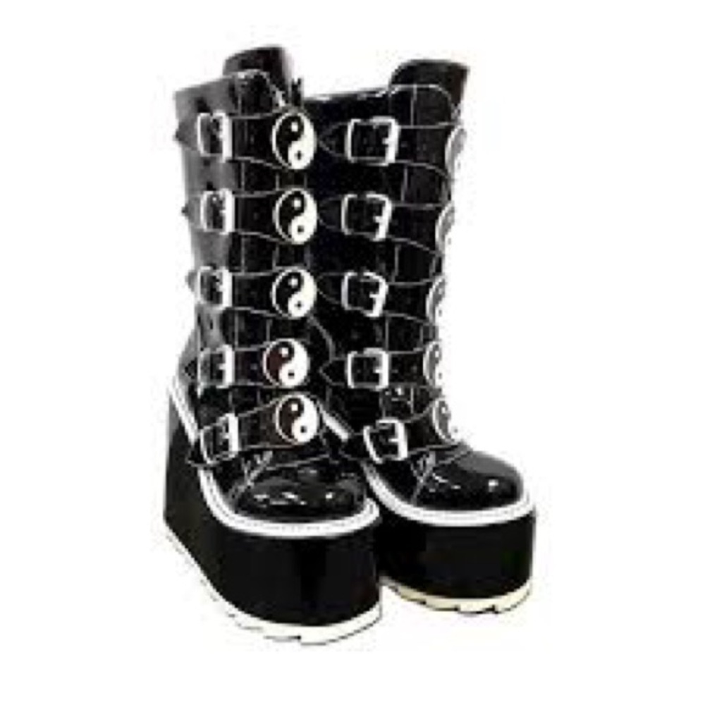 YRU Women's Black and White Boots🖤